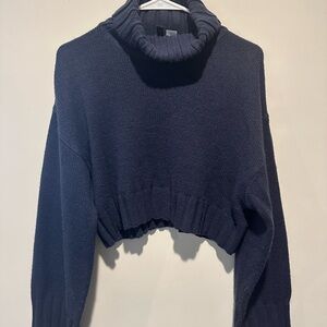 H&M cropped blue sweater